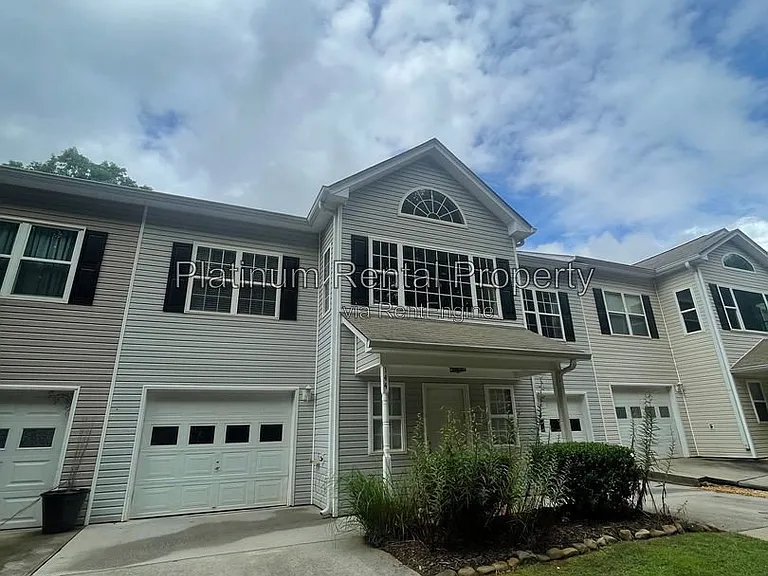 144 Pointe Cir — Photo 2