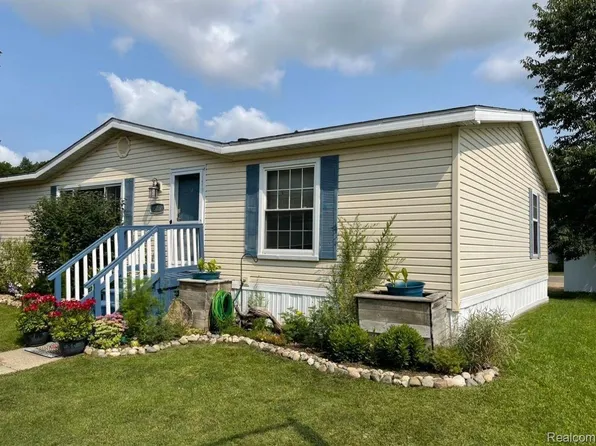 316 Hunters Rill, Oxford, MI 48371