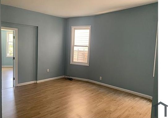 5th image of 853 S 14th St Floor 3