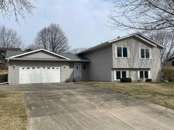 409 August Hills Dr, La Crescent, MN 55947