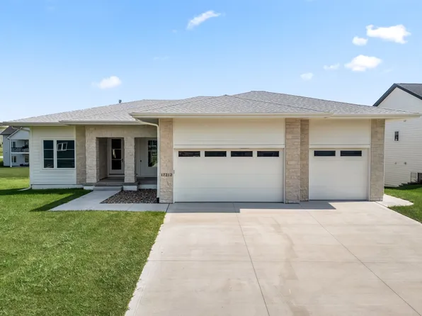 17212 Springbrook Trl, Waukee, IA 50263