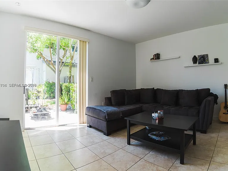 3065 SE 1st Dr #1 — Photo 11