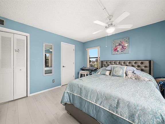 5th image of 117 COUNTRY CLUB DRIVE #204