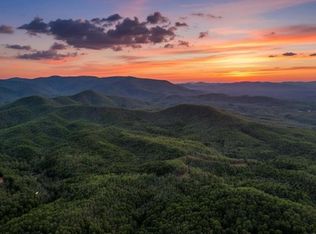 11 Whispering Oaks Dr, Ellijay, GA 30536