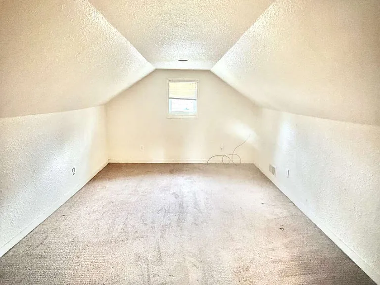 2605 Woodrow Ave — Photo 15