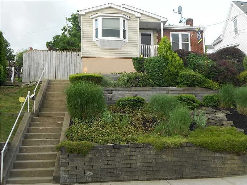 2444 Perry St photo 1