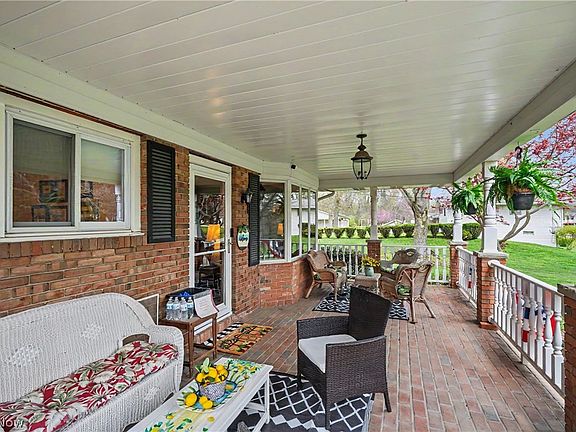 4th image of 402 Broadview Rd