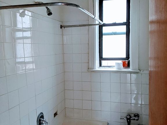 4th image of 28-05 23rd St #1E