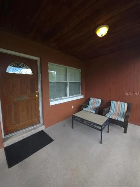 2 bed, 1.0 bath, 1404 sqft, $1,999 — Photo 2