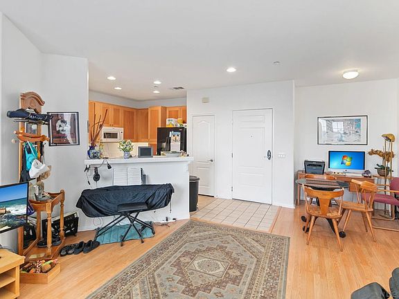 4th image of 3950 Ohio St Unit 225