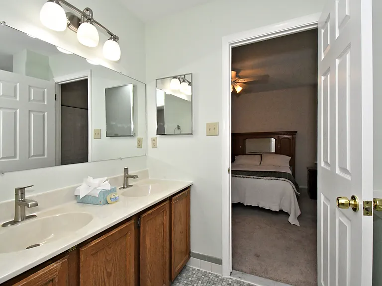 2489 Hillendale Dr — Photo 33