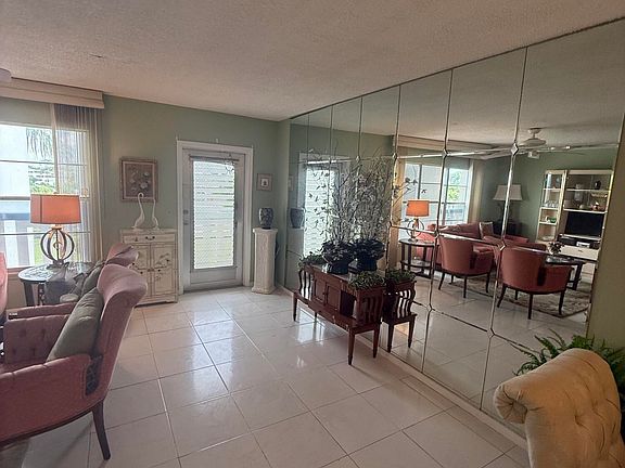 3rd image of 407 GREENBRIER A