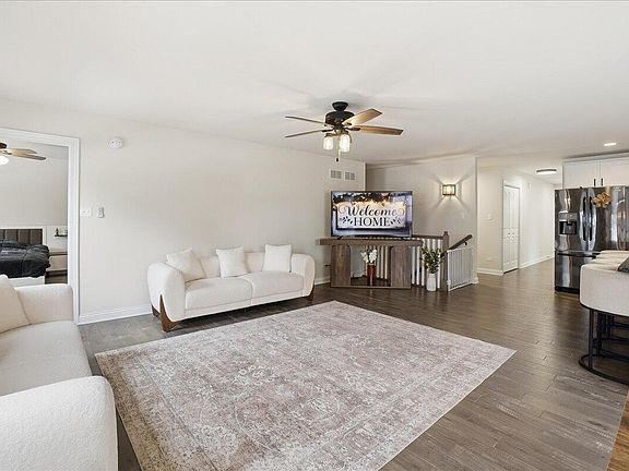 3rd image of 10132 Azalea Dr
