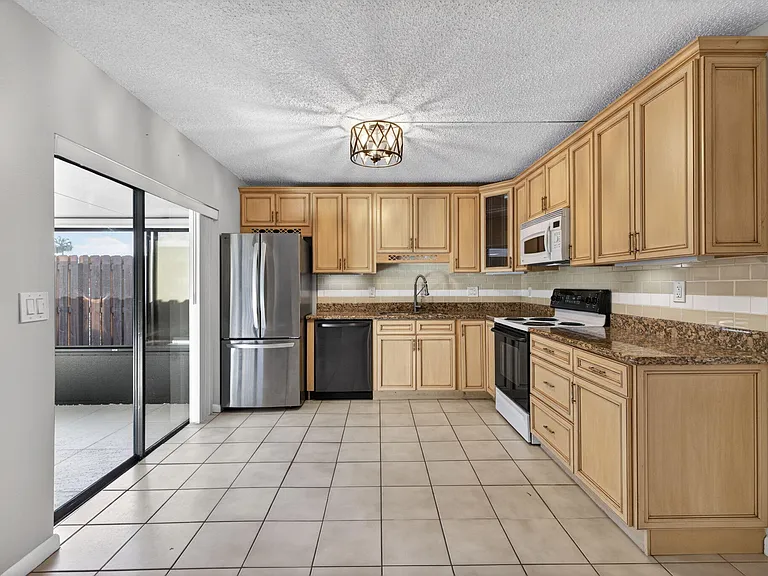 5612 SE Riverboat Dr #104 — Photo 12