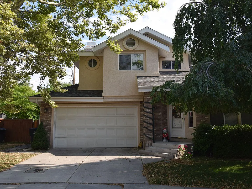 2122 E Rainbow Point Dr