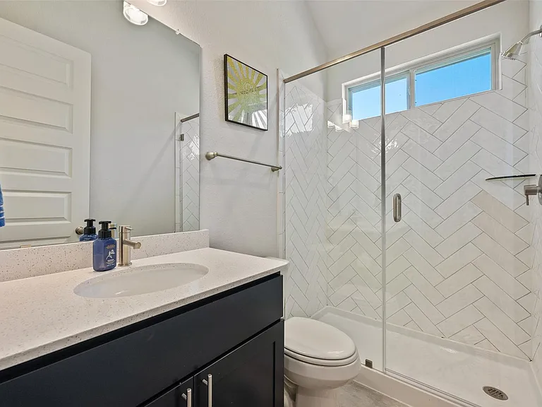 686 Treadwell Ln — Photo 30