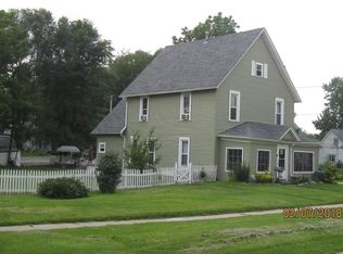 1615 Dewey Ave, Perry, IA 50220