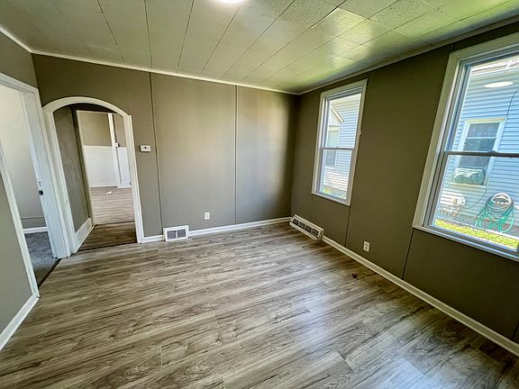 3rd image of 4212 Apple Ave #2