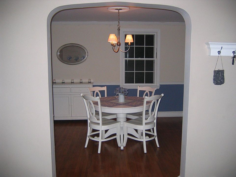 2nd image of 640 Newlin Rd