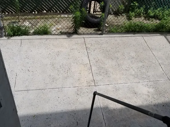 2413 N 24th St, Philadelphia, PA 19132