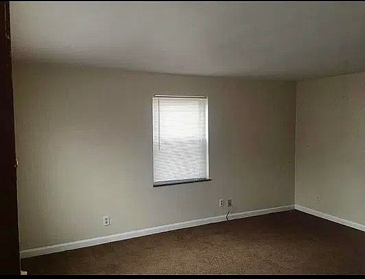 3rd image of 1643 Summit Rd APT 4