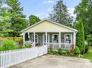 97 Taylor St, Black Mountain, NC 28711