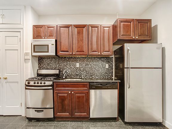 3rd image of 416 E 73rd St APT 2B
