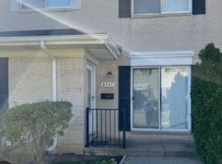 8647 Winchester Dr, Sterling Heights, MI 48313