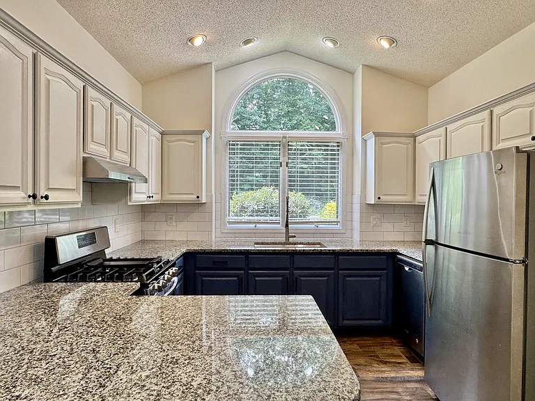 310 Paoli Trce — Photo 4