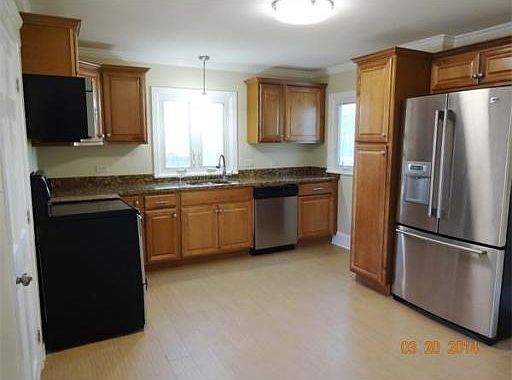 4th image of 483 Lynnfield St