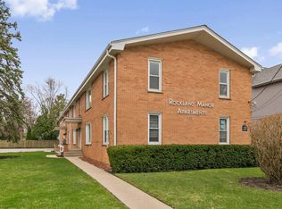 119 W Rockland Rd APT 3-A, Libertyville, IL 60048