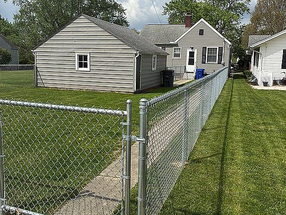 2nd image of 1928 S Armstrong St