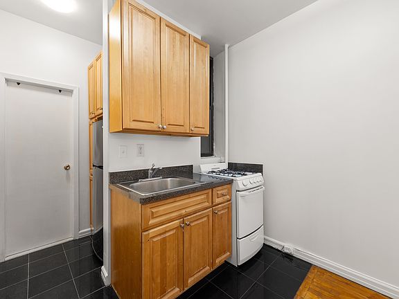 4th image of 323 E 90th St APT 1FW