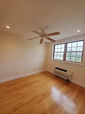 Rented by Astoria Realty | media 17