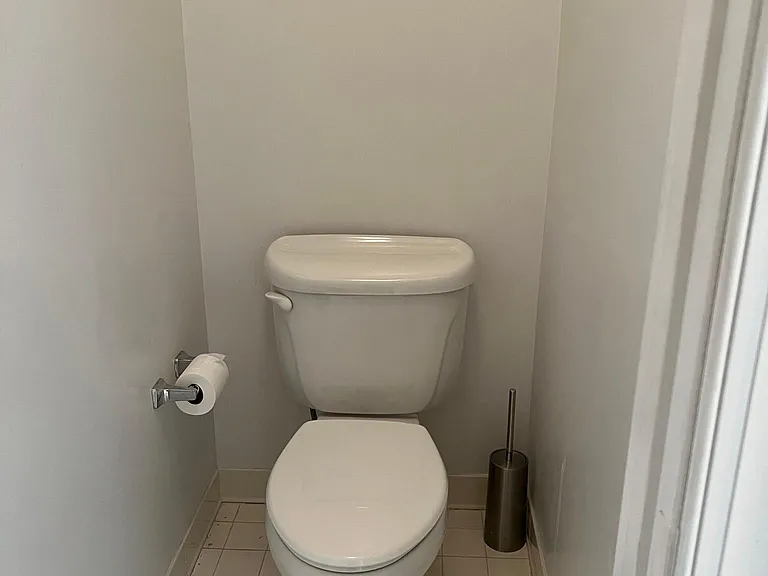 Level 3
3rd Full Bathroom Toilet