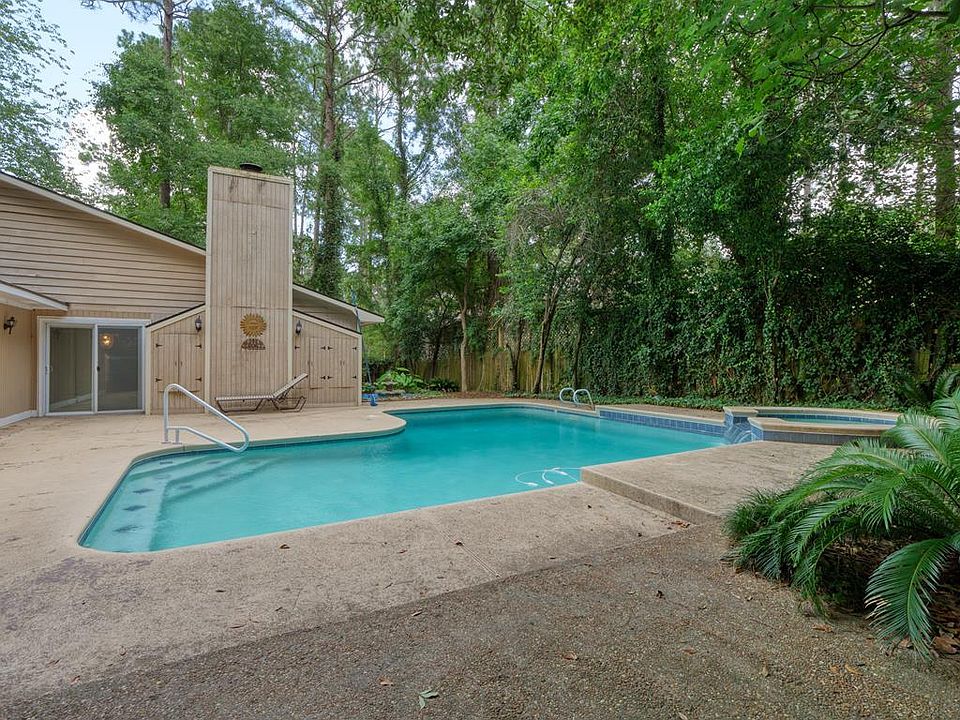 1st image of 2119 Northwood Cir
