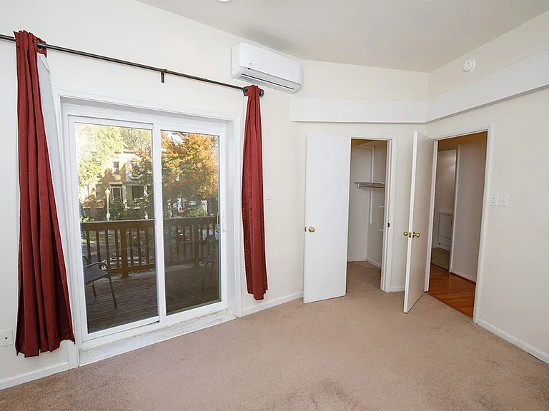 1434 Potomac Ave SE #4 — Photo 17