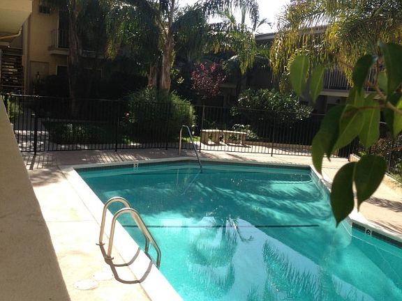 4th image of 1280 S Barrington Ave APT 7