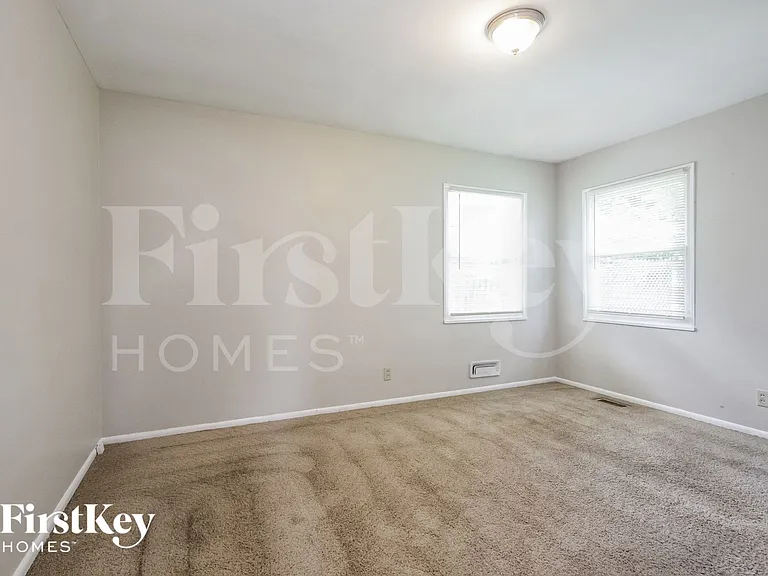 1002 N Hathaway Dr — Photo 7