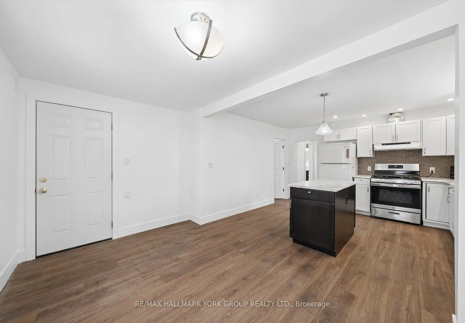 3 bed, $2,300 — Photo 2