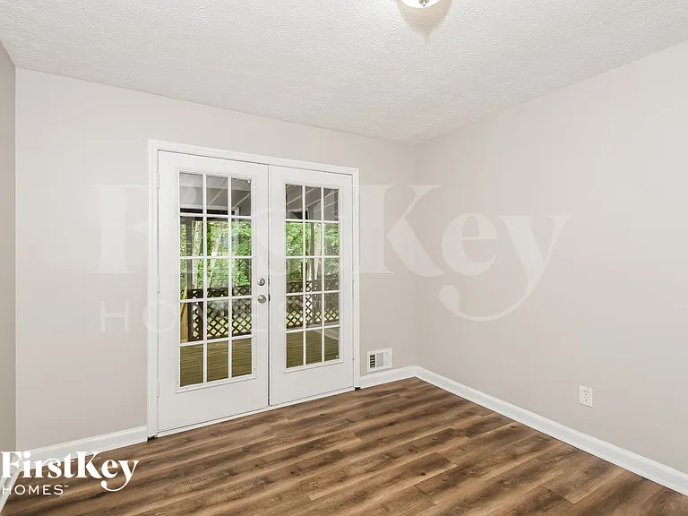 125 Creekview Dr — Photo 6