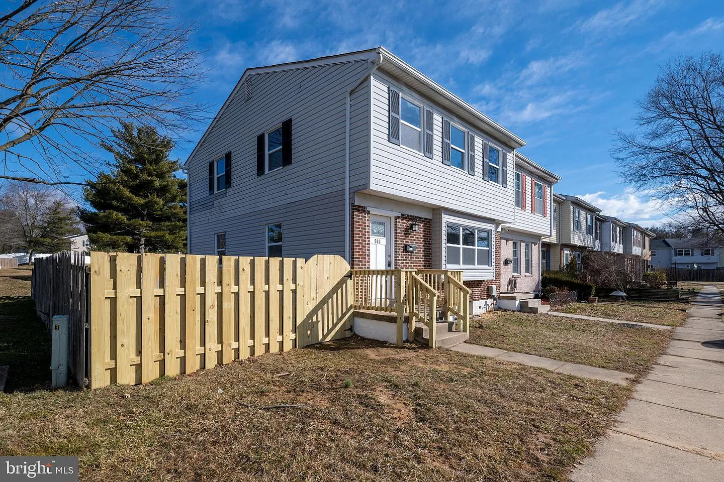 563 Jamestown Ct photo 1