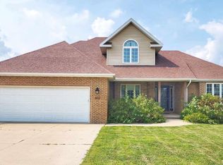 602 Pine Dr, Independence, IA 50644