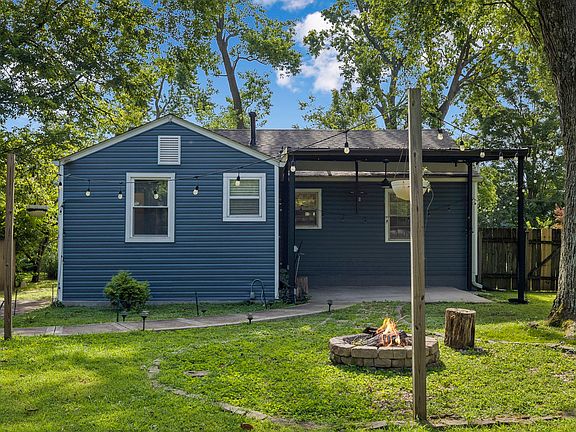 3rd image of 1032 Horseshoe Dr