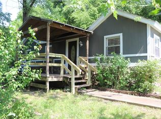 1872 N Double Springs Rd, Fayetteville, AR 72704