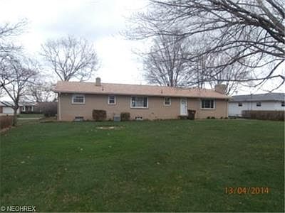 3rd image of 9734 Sommerville St