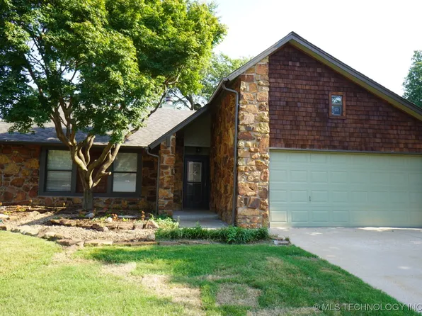 1312 W Birmingham St S, Broken Arrow, OK 74011