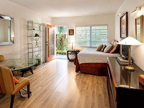 3rd image of 1050 Pennsylvania Ave APT 12-A