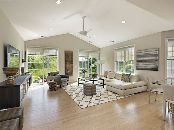 3rd image of 2158 Washington Dr