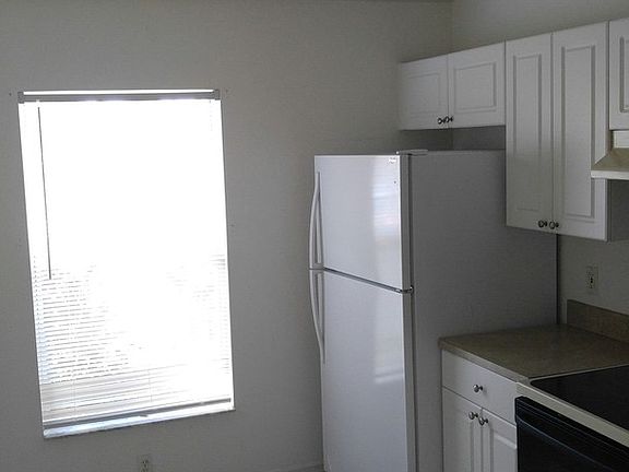 4th image of 511 NE 24th Ave